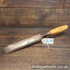 Lot 229 Vintage little used Marples & Sons 1 ½” wide bevel edge paring chisel